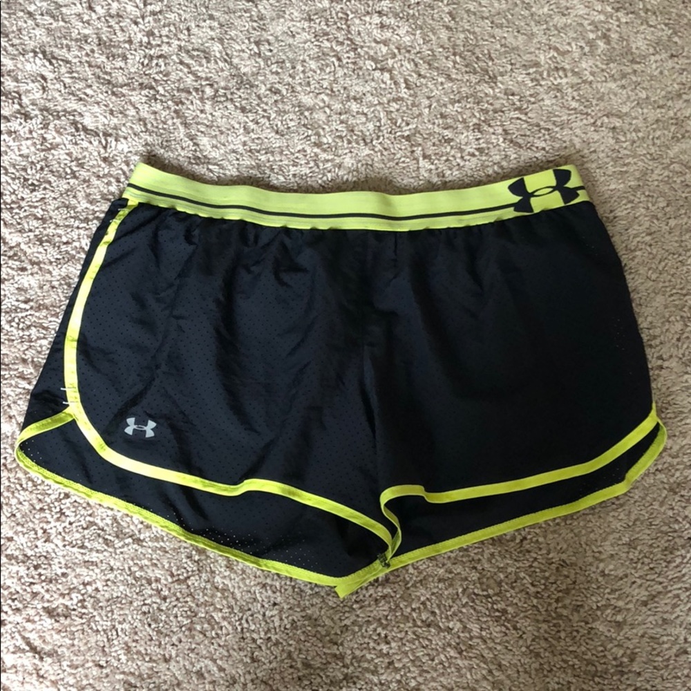 EUC Under Armour large black shorts